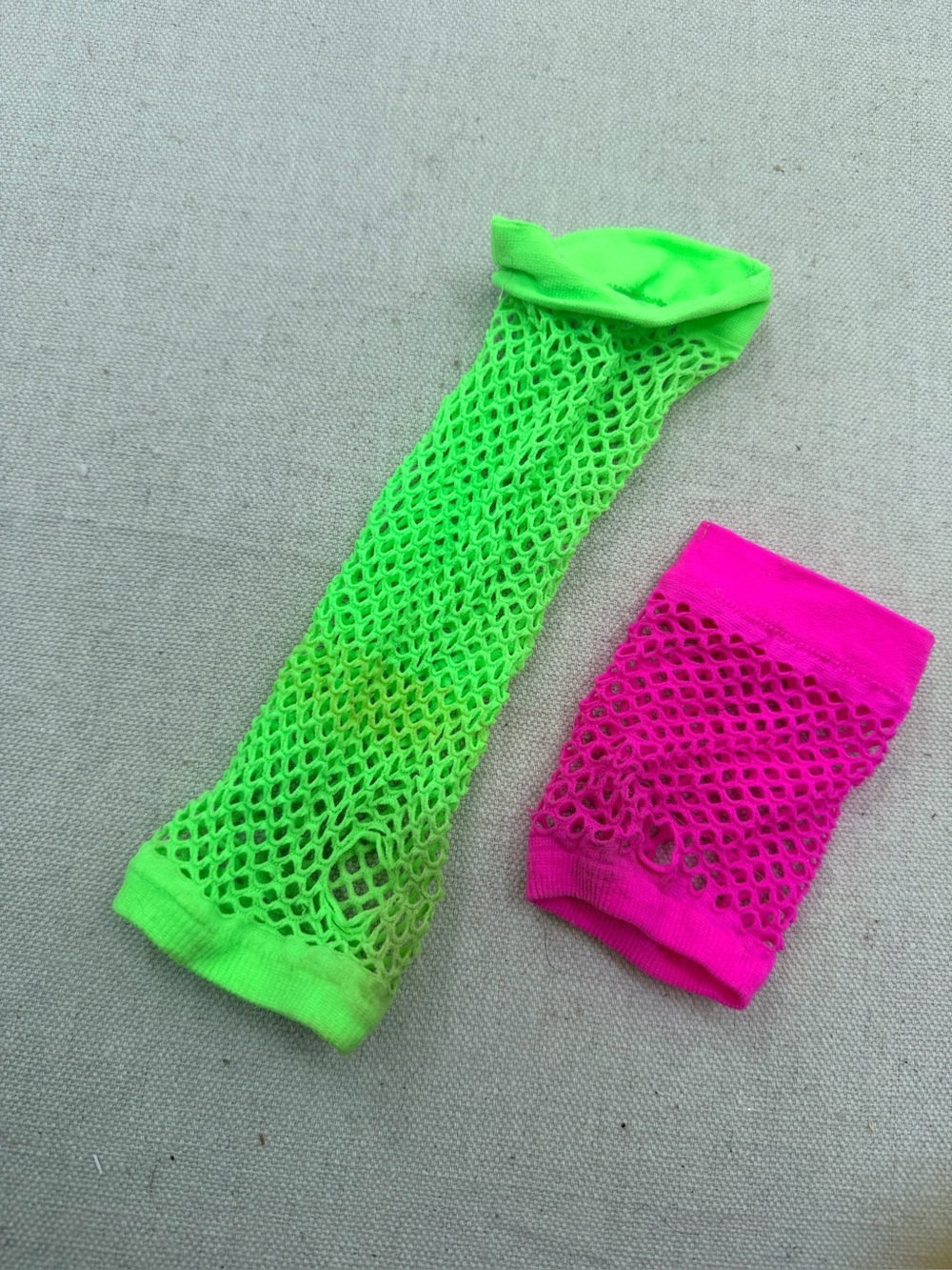 Neon Fishnet Arm Warmers - Green & Pink